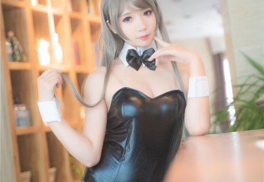 海角社区下载体验全记：苹果端如何让在线交流中每一句低语都成为撩人情话的绝妙体现